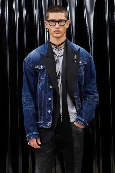 Look 28